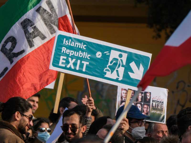 Gli utili idioti dell'Iran