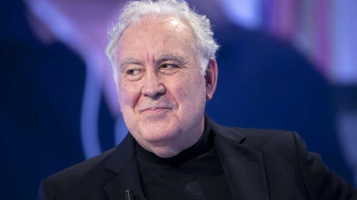 Immagine di Venerati santoni, maestri del bluff televisivo