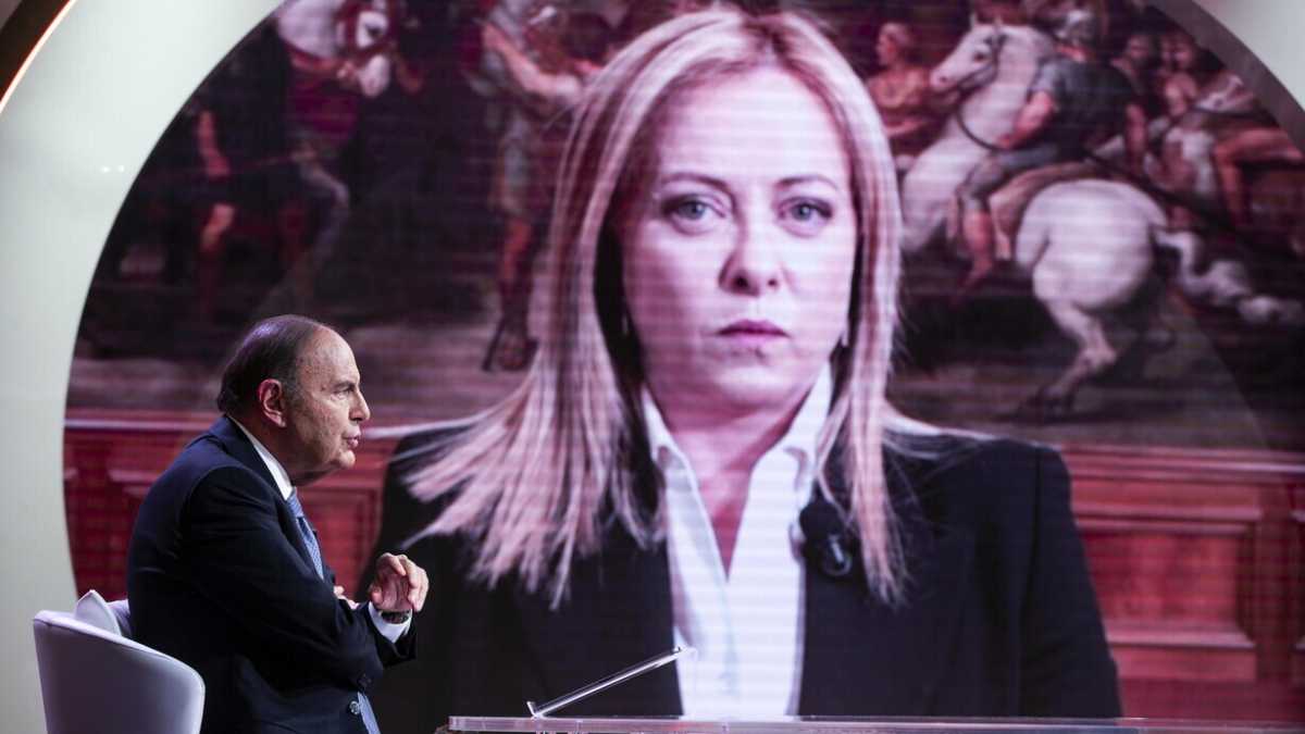 Immagine di Meloni chiama Schlein: "Mi aspetto un'opposizione durissima"