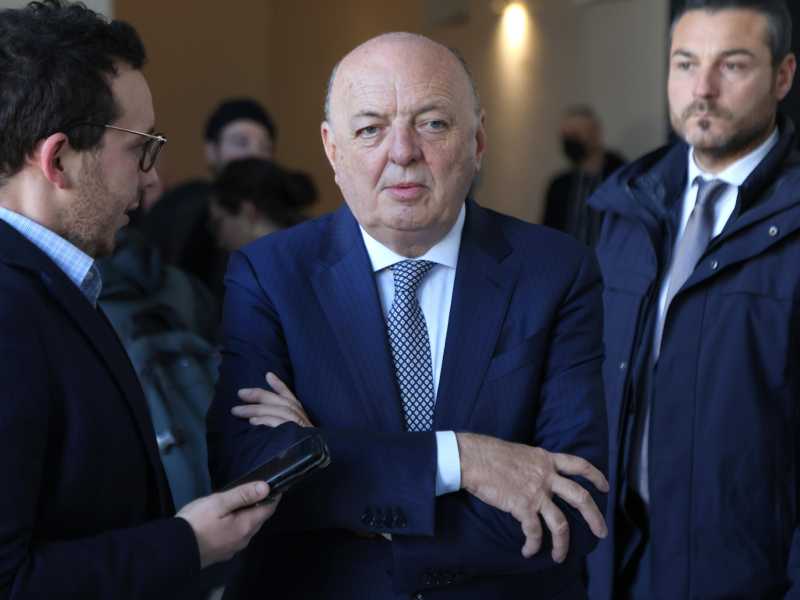 L’Italia si sgancia dal treno del nucleare