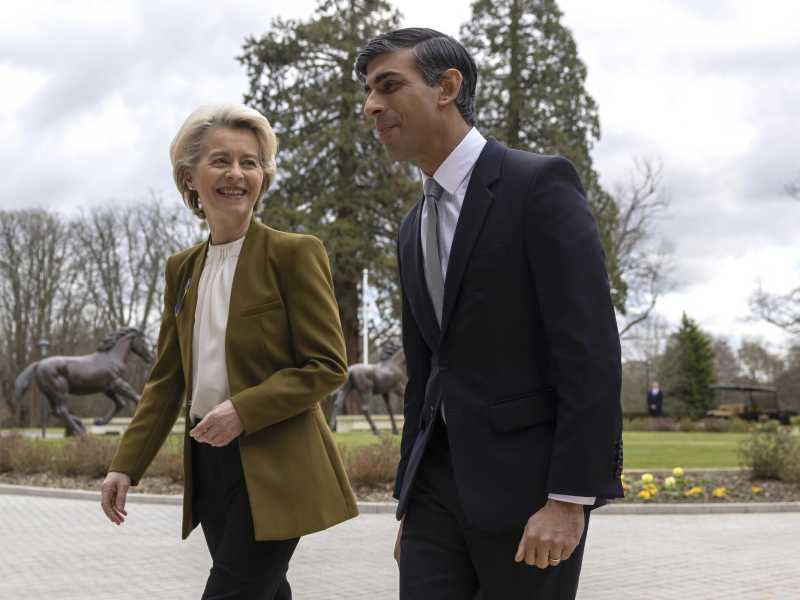 Ursula von der Leyen e Rishi Sunak (Lapresse)