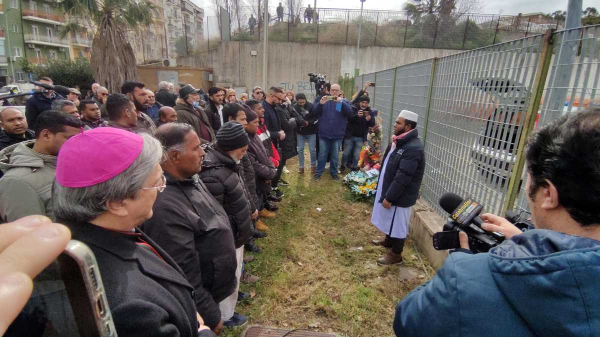 Immagine di Pm, naufraghi e materassini