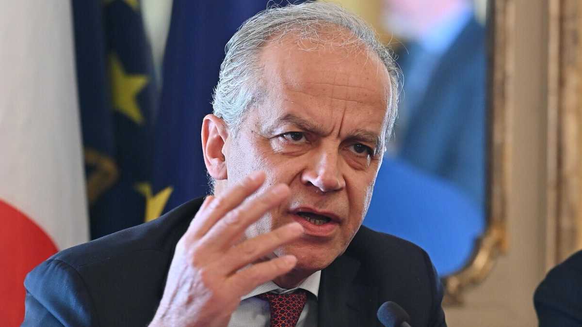 Immagine di Non vorrei mai essere parente del ministro Piantedosi