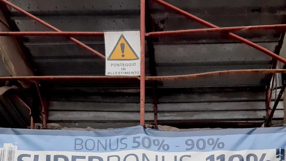 Immagine di Gli italiani apprezzano la linea Meloni sul Superbonus: il sondaggio