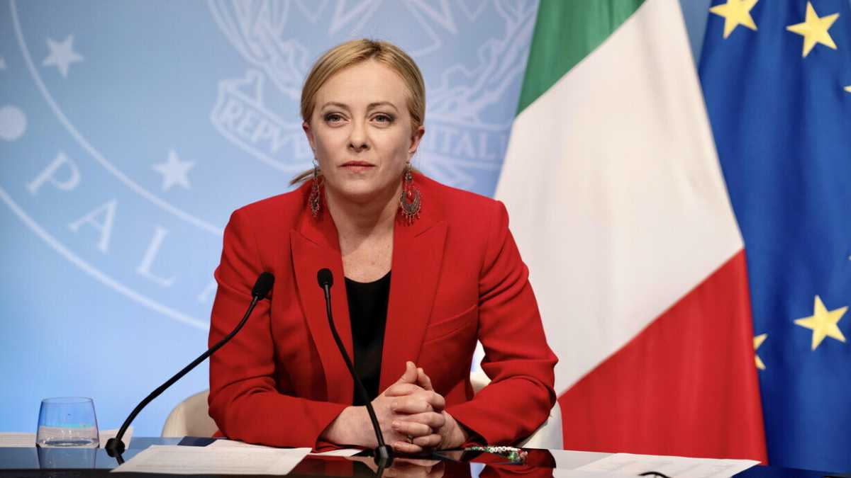 Immagine di Meloni sola sulla guerra. Anche in FdI è un argomento delicato: "Evitare le dichiarazioni"
