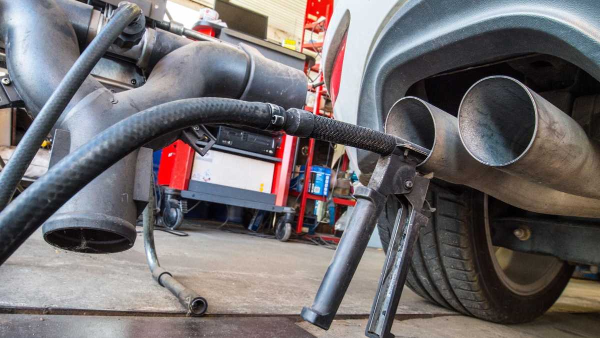 Immagine di L'Ue rinvia il voto sullo stop alle auto diesel e benzina. Un successo dell’Italia