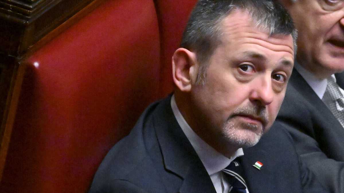 Immagine di Dimettersi? Macché. Delmastro raddoppia e ottiene da Nordio una nomina sperata