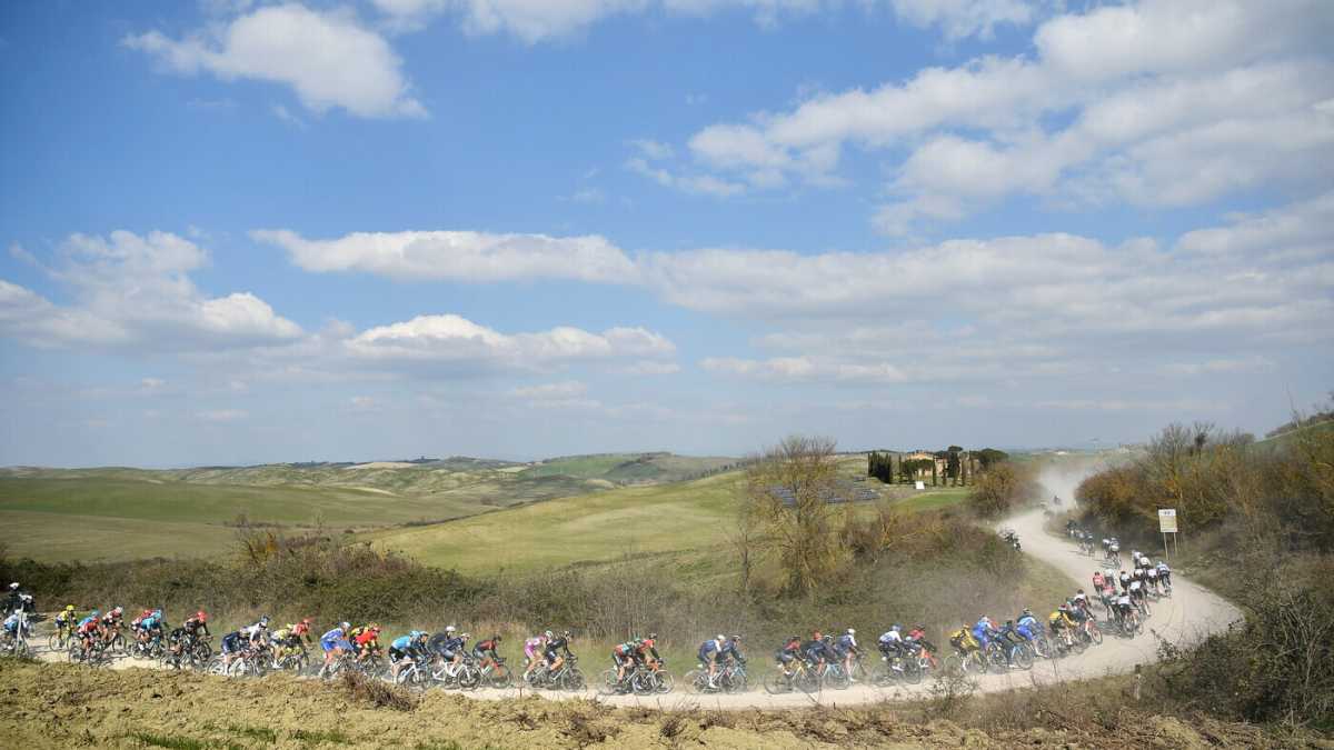 Immagine di La Strade bianche è antica e avanguardistica, un paradosso ciclistico