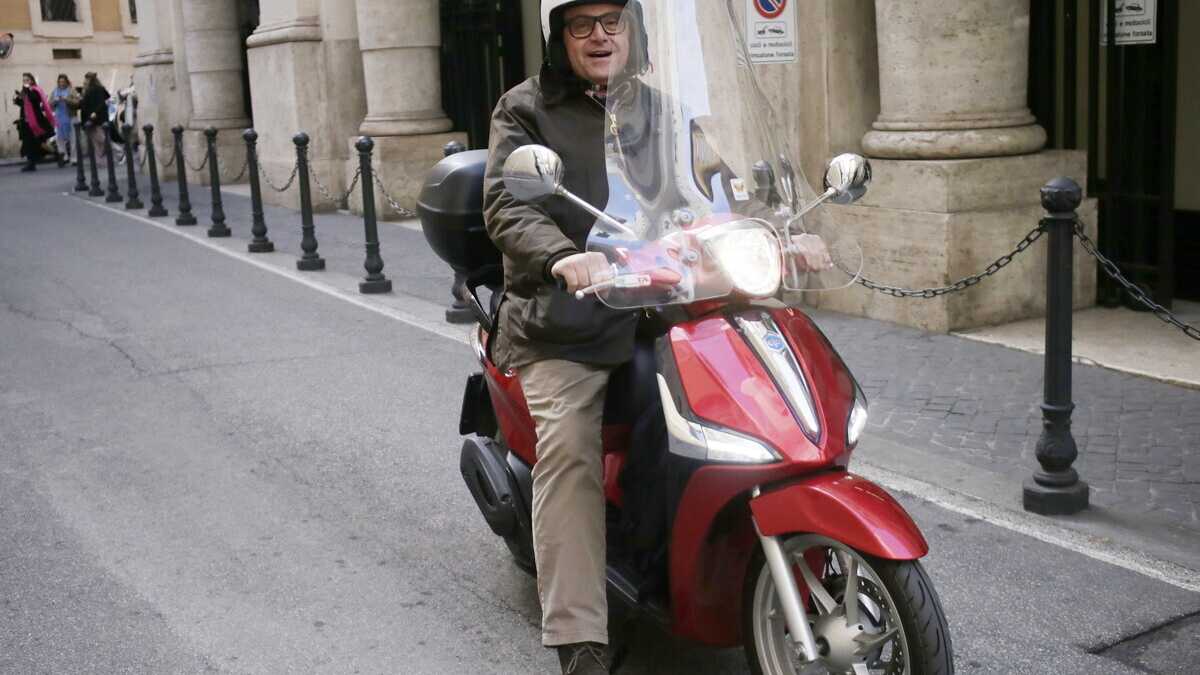 Immagine di Un polo che si fa partito: il manifesto di Carlo Calenda