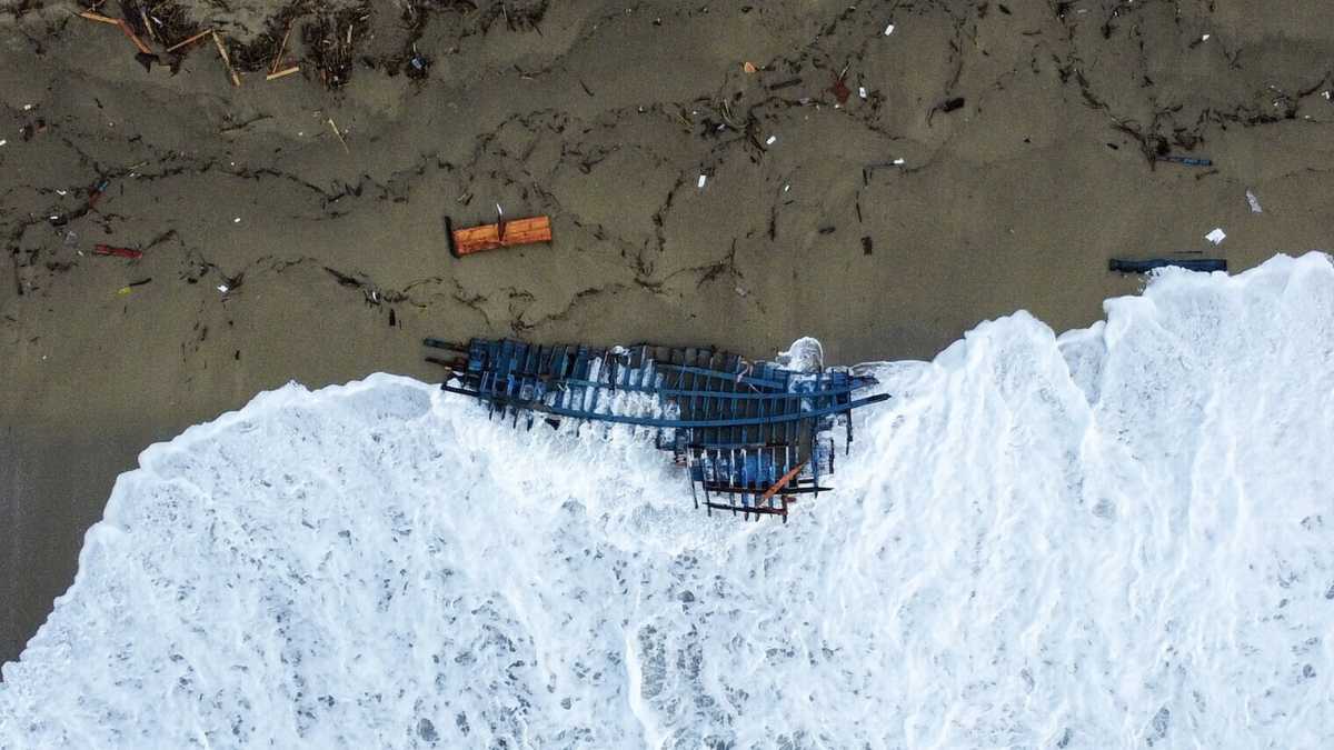 Immagine di Il prefetto Morcone spiega i pericoli di una guerra ideologica su Cutro