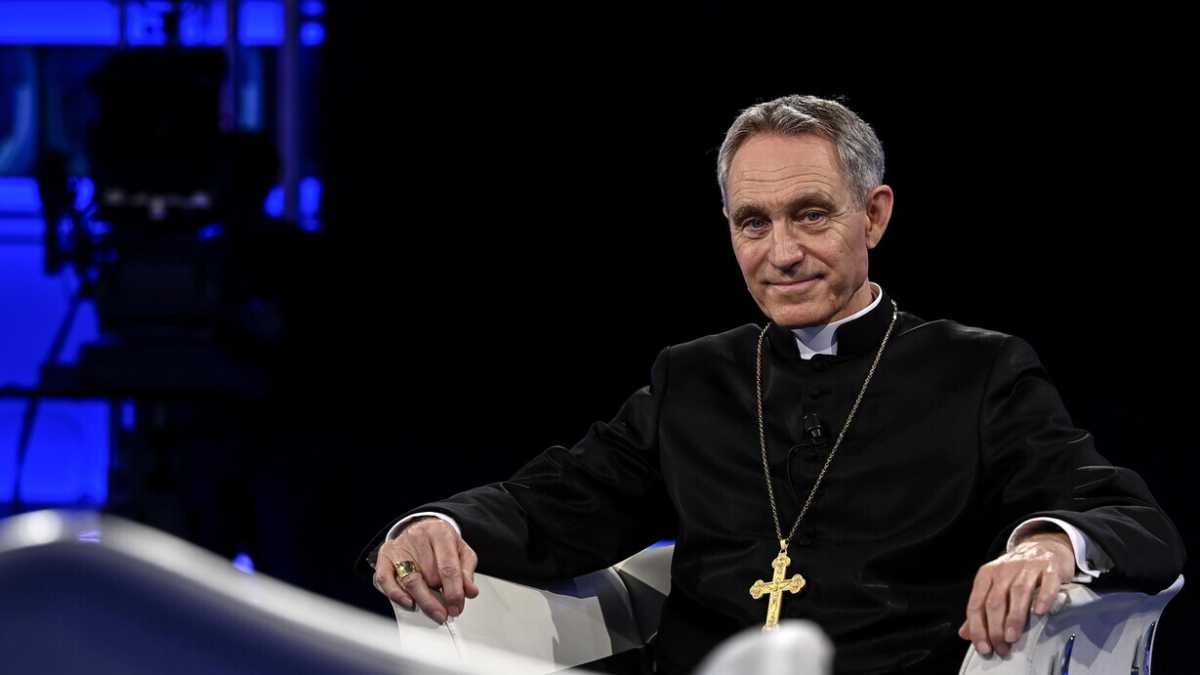 Immagine di Il Papa non ha deciso il destino di mons. Gänswein, prefetto esautorato