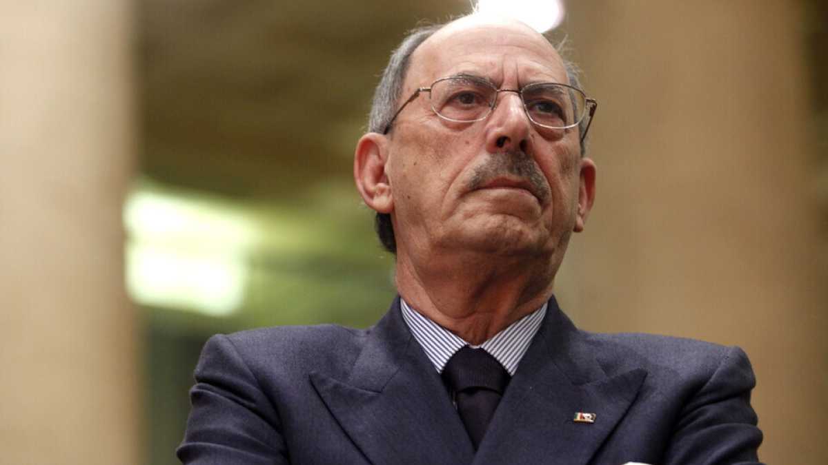 Immagine di Berlusconi ha venduto il Giornale ad Antonio Angelucci