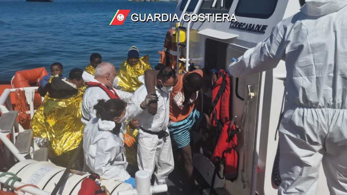 Immagine di I dispersi e i salvati. Il lavoro della Guardia costiera oltre Cutro