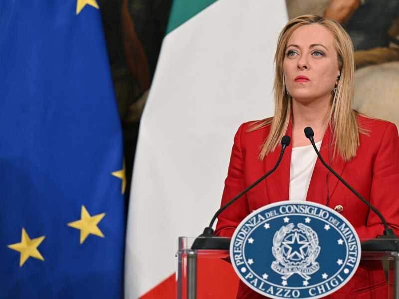 Pregi e limiti delle alleanze variabili di Meloni in Europa