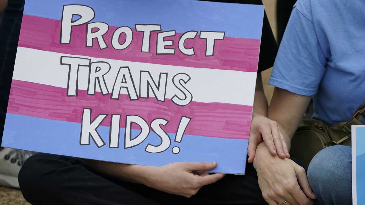 Immagine di Per il filosofo Savater il transgender nei bambini è una perversione educativa