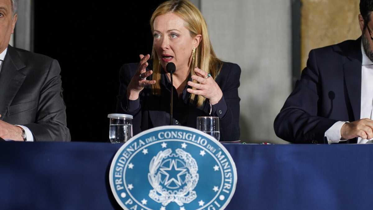 Immagine di Al governo Meloni: è ora di disfarsi dei vecchi cari camerati
