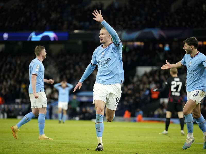 Erling Haaland esulta dopo il quinto gol realizzato contro il Lipsia (foto Ap, via LaPresse)