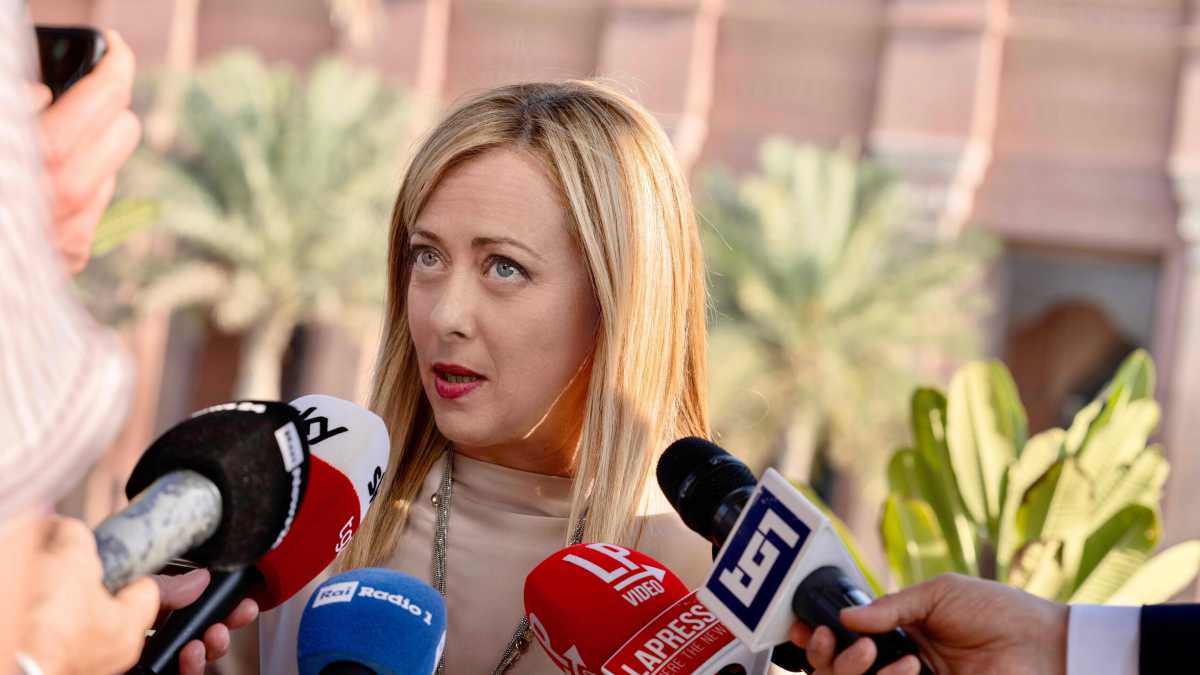 Immagine di Meloni in affanno sulla Tunisia fa pressing sul Fmi. Ansie per gli sbarchi e controsensi sovranisti