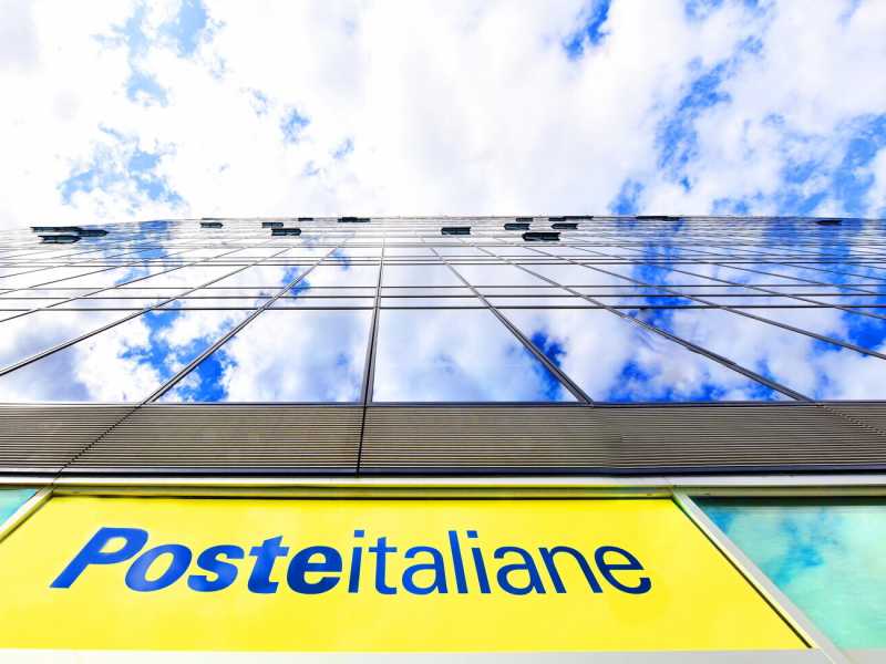 Poste Italiane sfida le app di delivery e consegna della spesa direttamente a casa