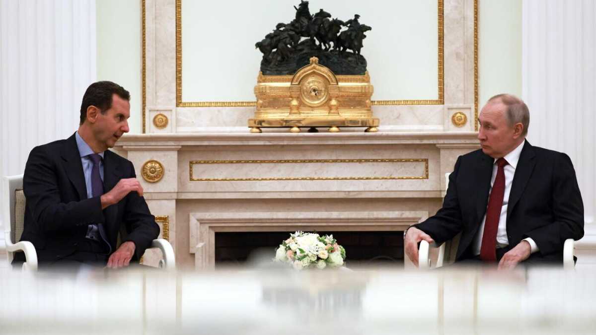 Immagine di Assad va da Putin a sancire la sua riabilitazione. Il costo dell’inazione occidentale