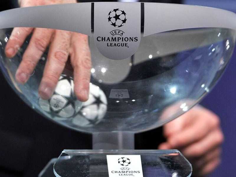 Un momento dei sorteggi di Champions