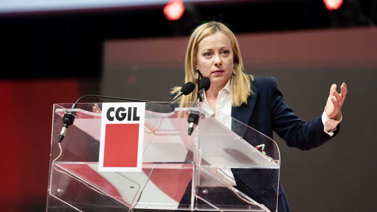 Immagine di Meloni e Landini: a Rimini si conferma la coppia di avversari (assai amici)