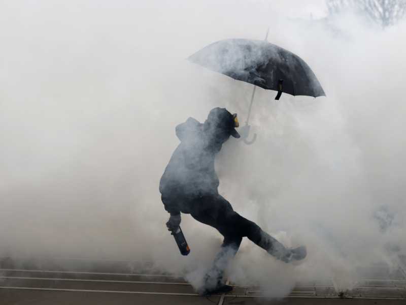 Protesta contro la riforma delle pensioni in Francia (LaPresse) 