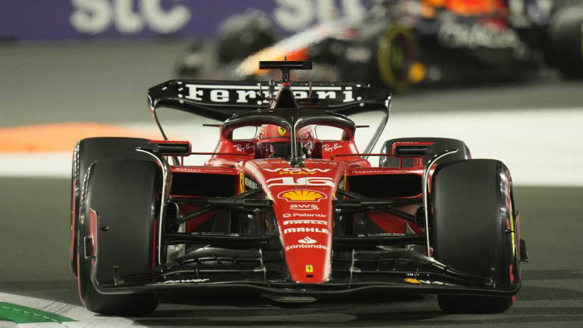 Immagine di La Ferrari deve fare shopping, dice Flavio Briatore