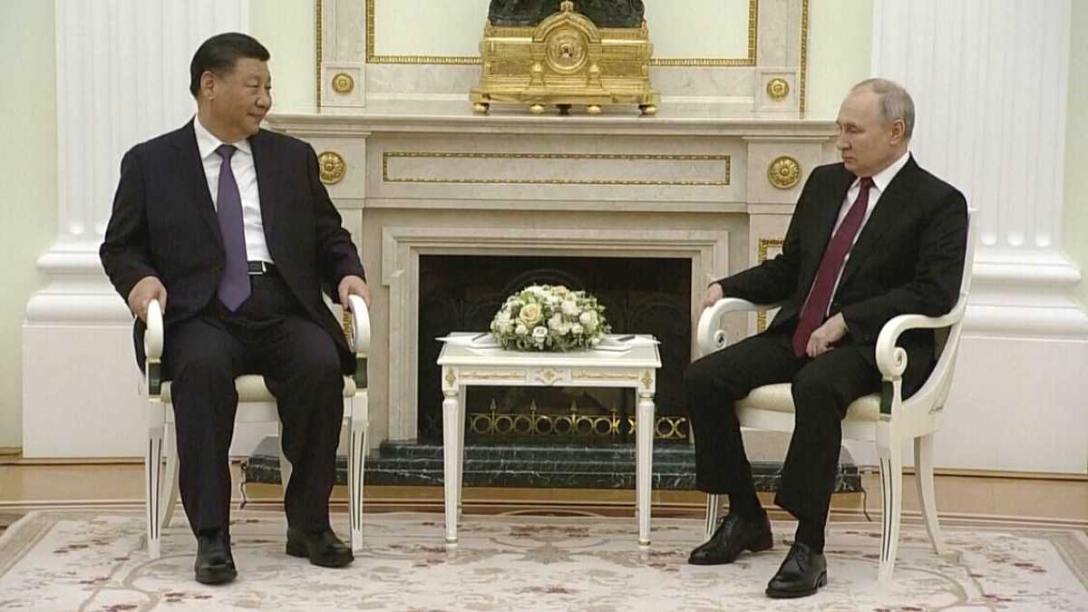 Immagine di Xi va da Putin per mostrare la Cina responsabile e come una potenza "di pace"