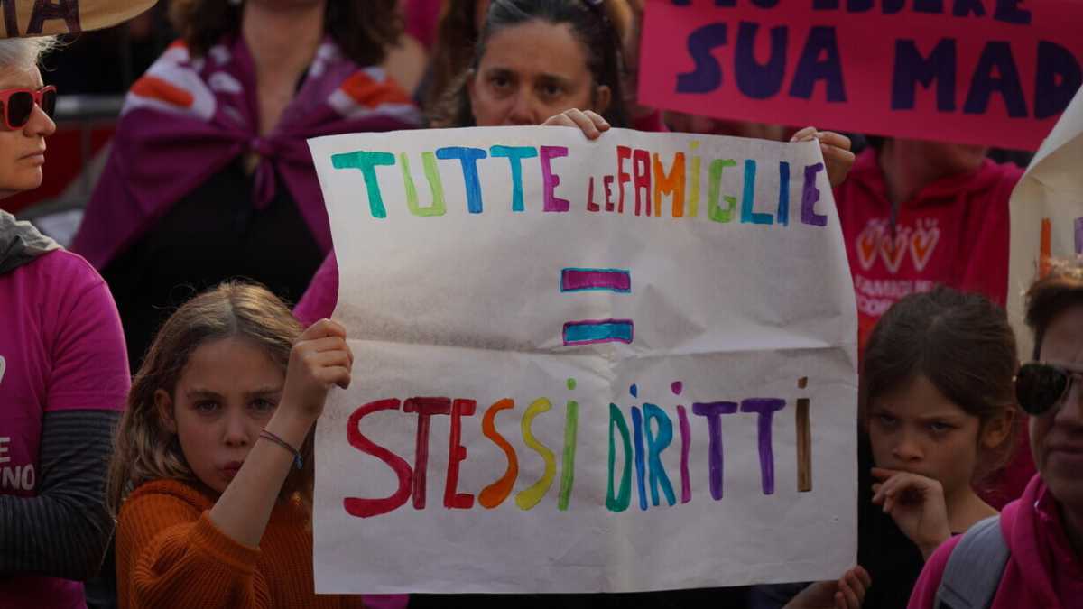 Immagine di I diritti di chi vuole essere genitore valgono, ma prima vengono quelli dei minori