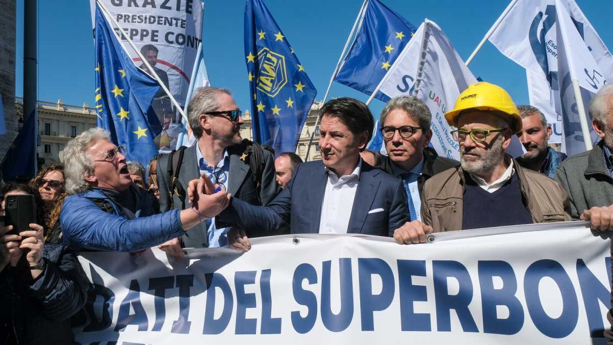Immagine di Conte capeggia gli “esodati del Superbonus”, ma sono un prodotto della sua legge