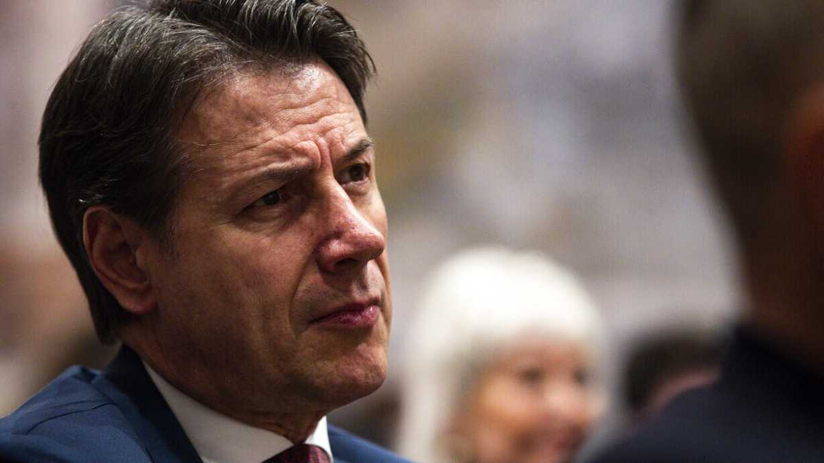 Immagine di Conte e i dubbi sulla maternità surrogata. Così il M5s si smarca dal Pd e guarda alla Chiesa