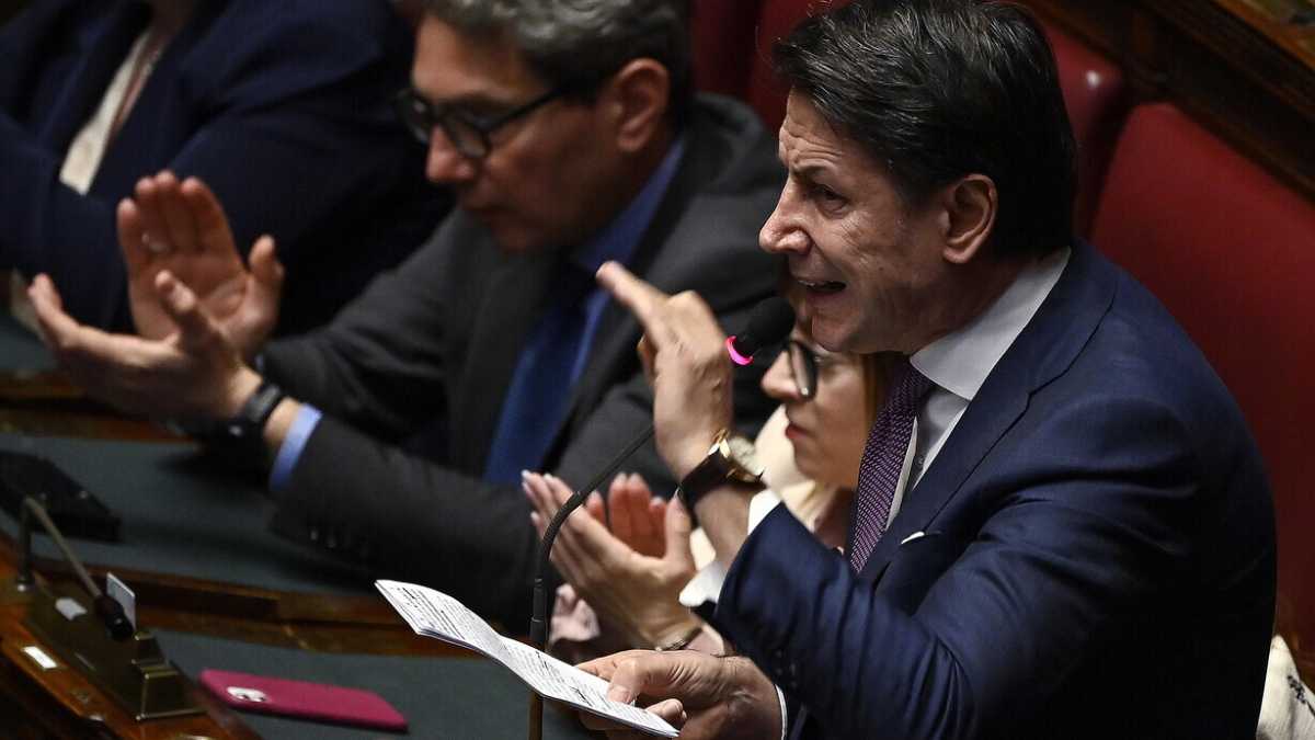 Immagine di Conte affonda Meloni, ma vuole sedersi al tavolo delle riforme