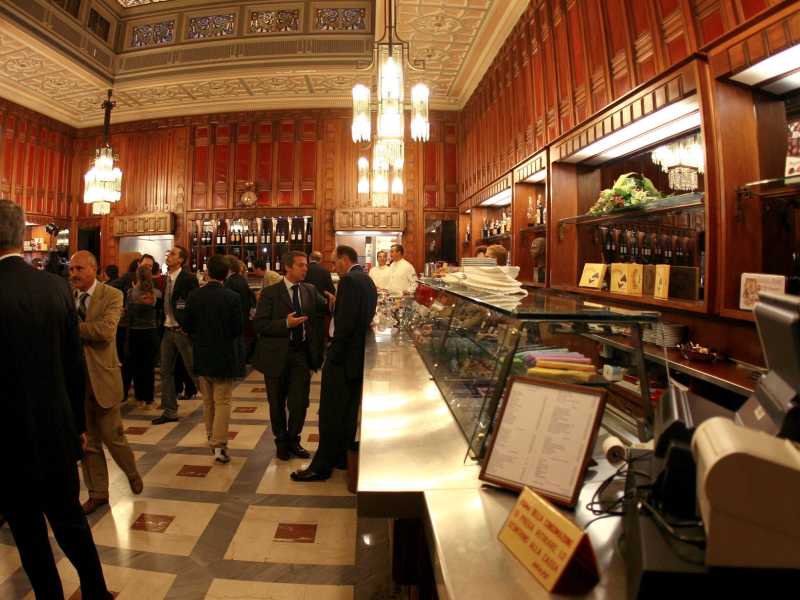Piatto ricco a Montecitorio. Il ristorante della Camera alza i prezzi: 2 euro in più per il menù patriota