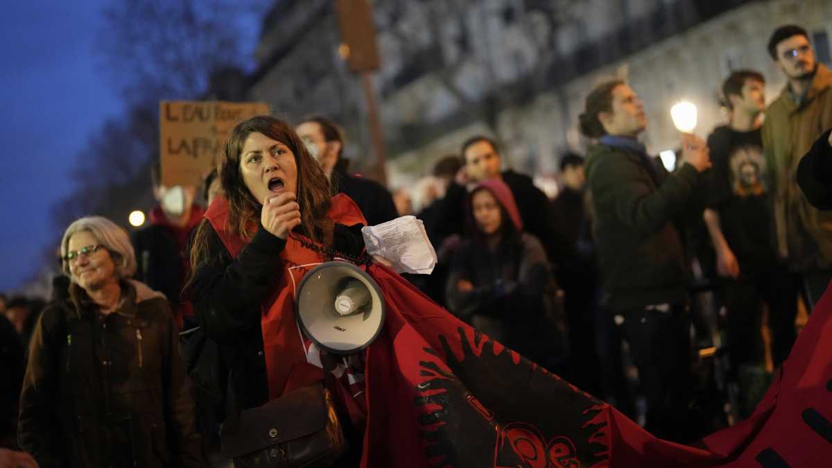 Immagine di Gli scontri di Parigi incarnano la debolezza del presidenzialismo