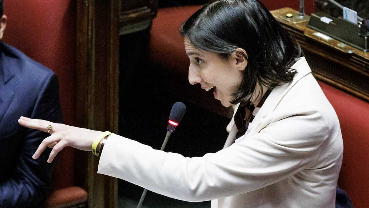 Immagine di Queen Elly Schlein I, nel Pd ora la temono: "È cattivella"
