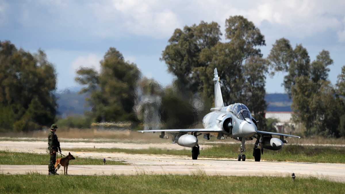 Immagine di Così la Francia addestra gli ucraini all’uso dei suoi caccia. Altri tabù che cadono