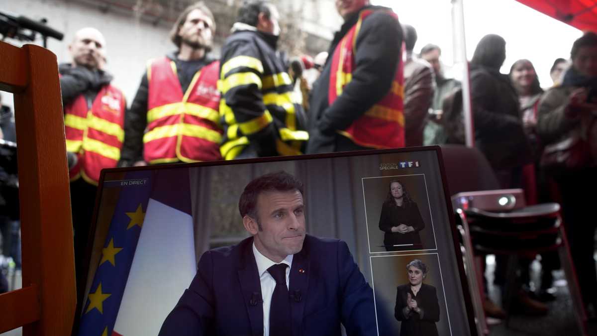 Immagine di Sarà un fighetta, ma Macron se ne frega della piazza e non vuole piegarsi all’immobilismo