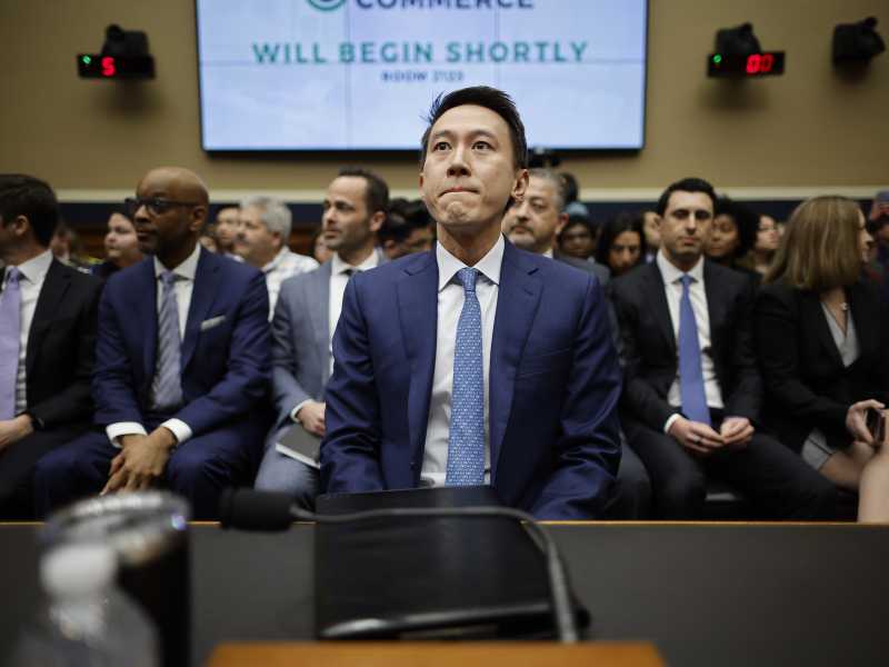 Il ceo di TikTok Zi Chew durante l'udienza (Chip Somodevilla / Getty Images)
