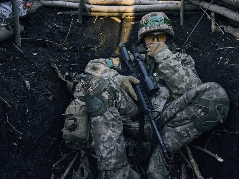 Kyiv è famosa (e vincente) per i suoi attacchi mirati, ma a Bakhmut adotta la tecnica del logoramento