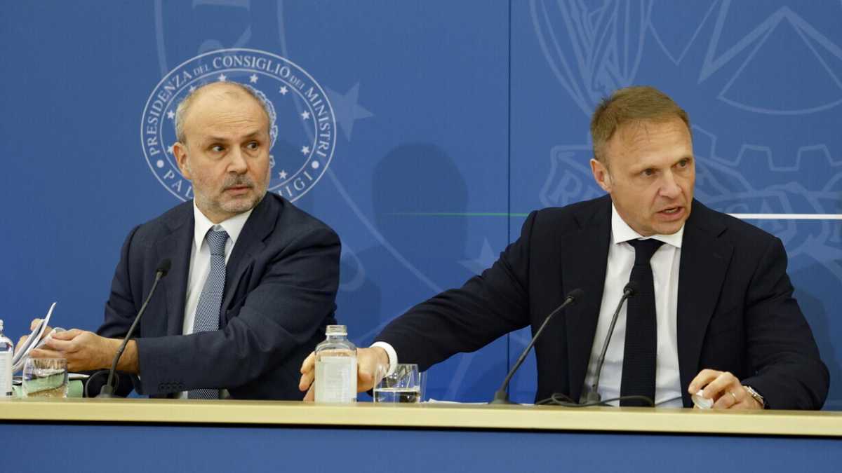 Immagine di Sì al decreto bollette e al nuovo Codice degli appalti. Salta il ddl concorrenza