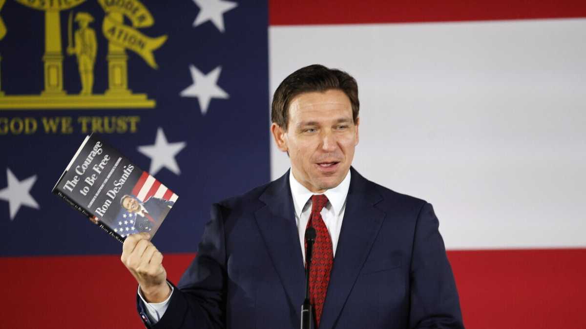Immagine di Chi è DeSantis, il governatore della Florida che vuole sfidare Trump a destra