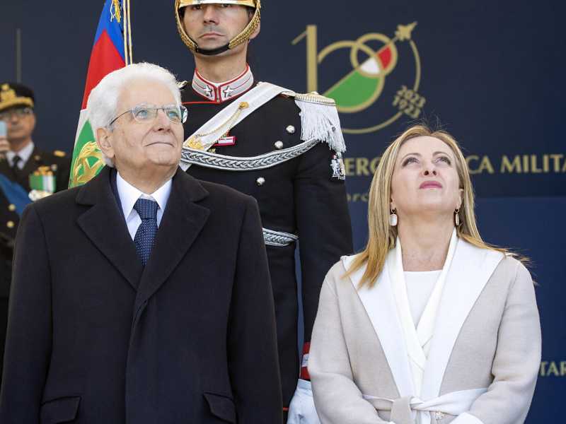 Meloni cerca sponde dal Colle. I timori di Mattarella: "Niente strappi con la Ue"