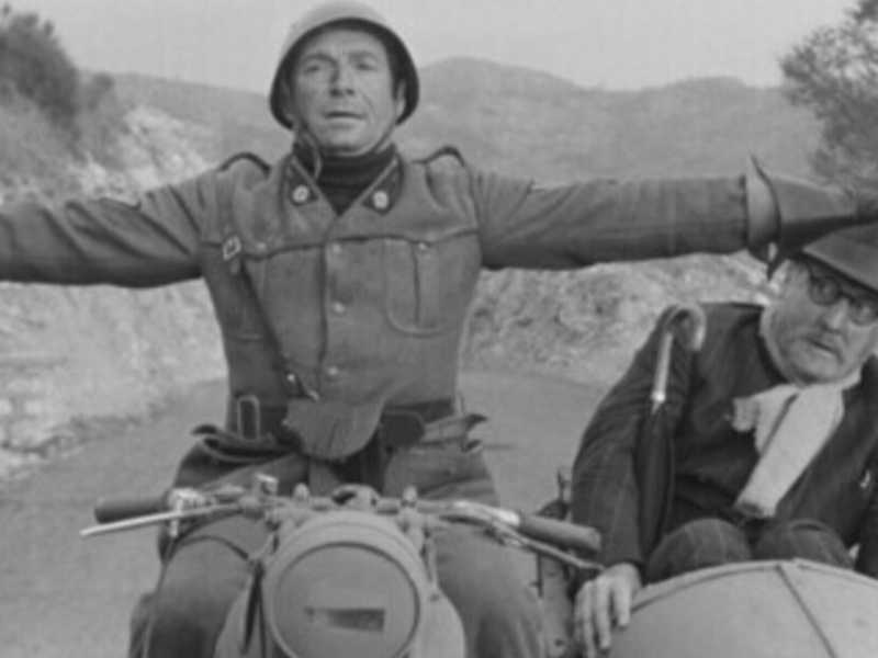 Fratelli d'italiano. Proposta di legge: multe per chi parla “forestiero”