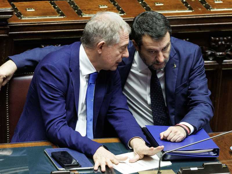 Lega Vs FdI. La surreale zuffa a destra sul 5G, con tanto di complottismi