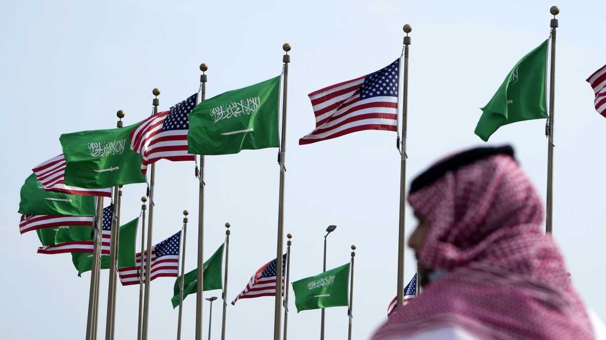 Immagine di L’Arabia Saudita riduce la produzione di petrolio e il prezzo torna a salire