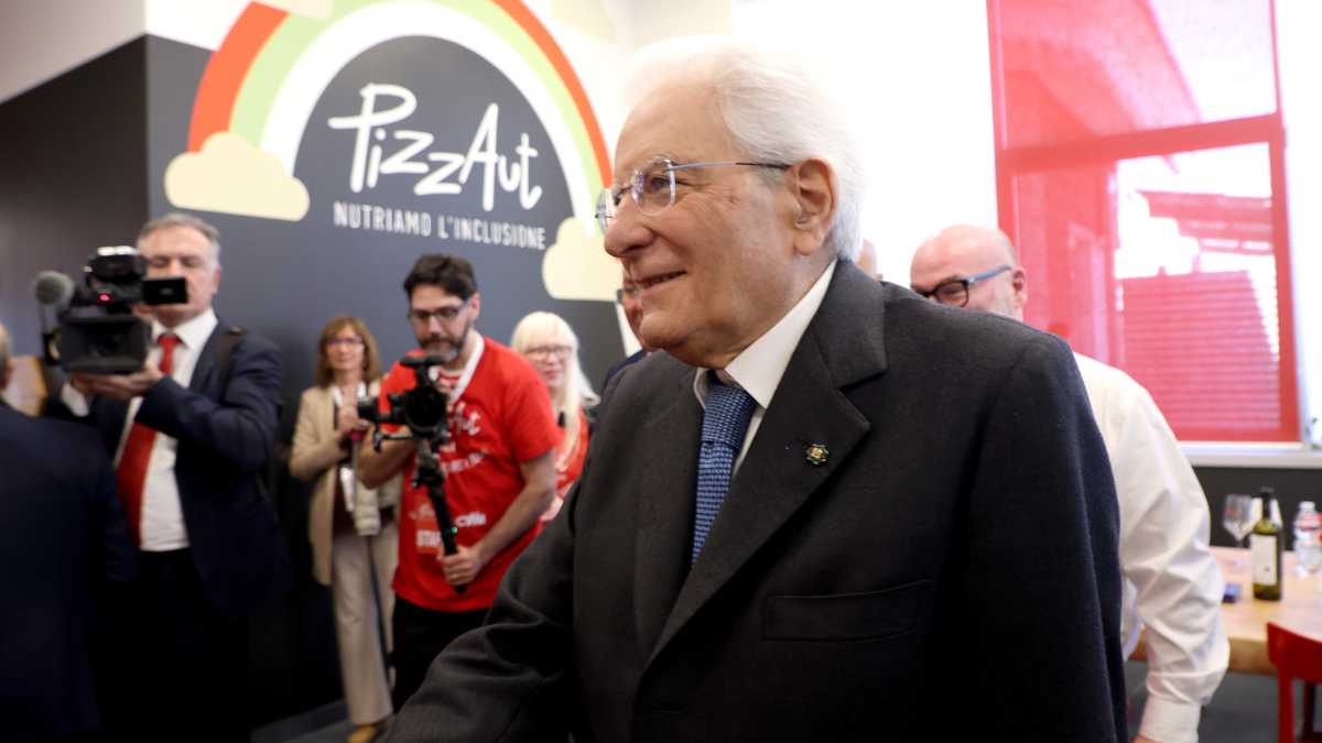 Immagine di Il fastidio di Mattarella: "Non sono il capo dell'opposizione". E il governo sbanda sul Pnrr