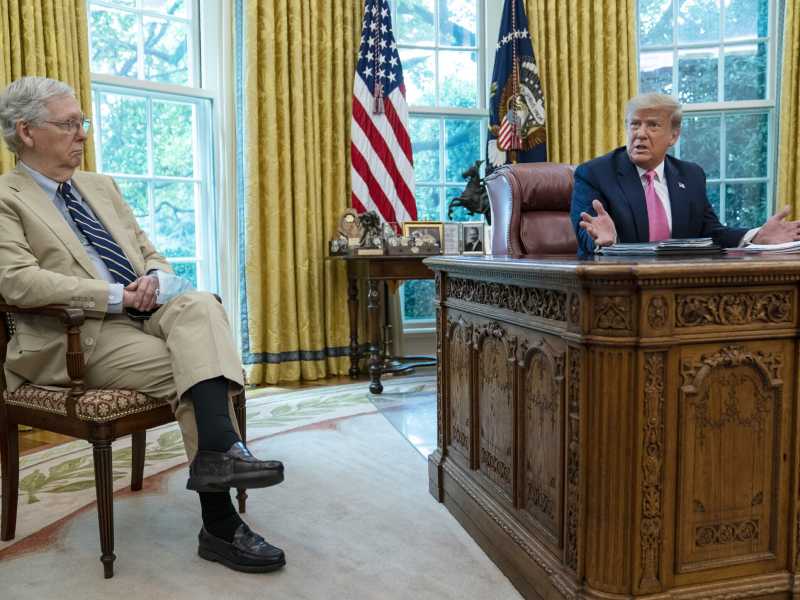 Mitch McConnell e Donald Trump (LaPresse) <br />