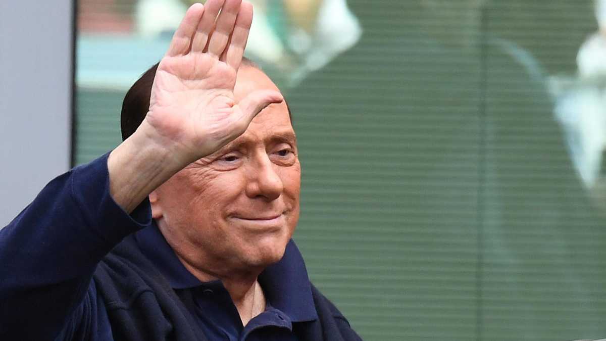 Immagine di Zangrillo: "Berlusconi soffre di leucemia mielomonocitica cronica". Il Cav. rimane stabile e vigile