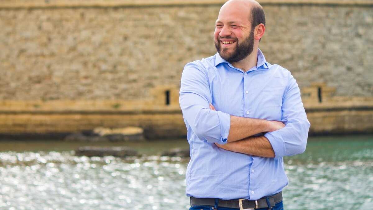 Immagine di Effetto rosa Schlein in Puglia: Stefano Minerva perde la presidenza del partito